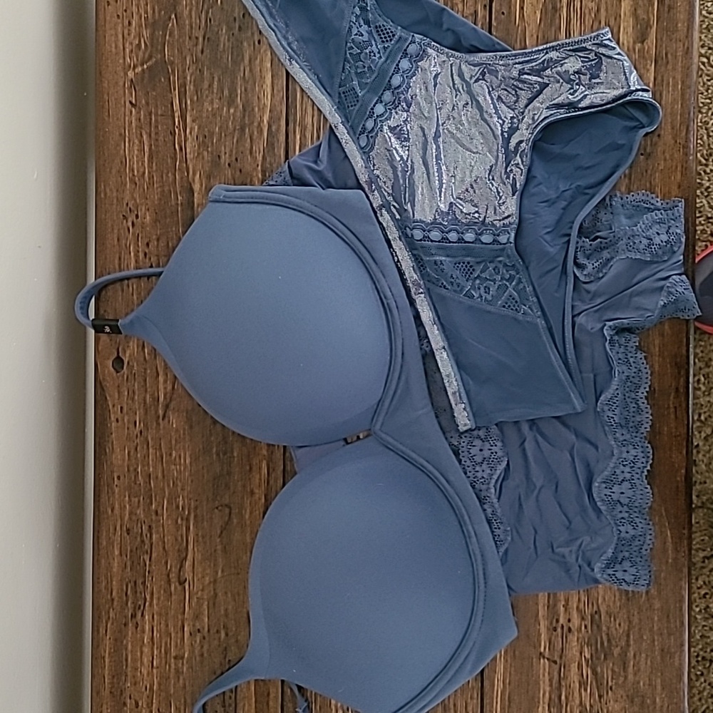 Victoria's Secret BBV bra and panties set 36D M / L